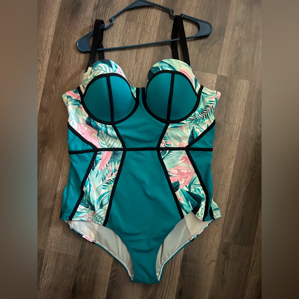 Torrid Teal and Pink Floral One Piece Swimsuit size 2 D/DD
